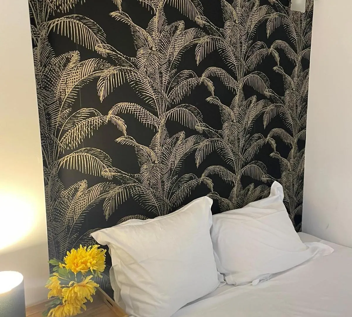 A Modern Apartment Situated Just A Few Steps From The Canal Saint Martin París